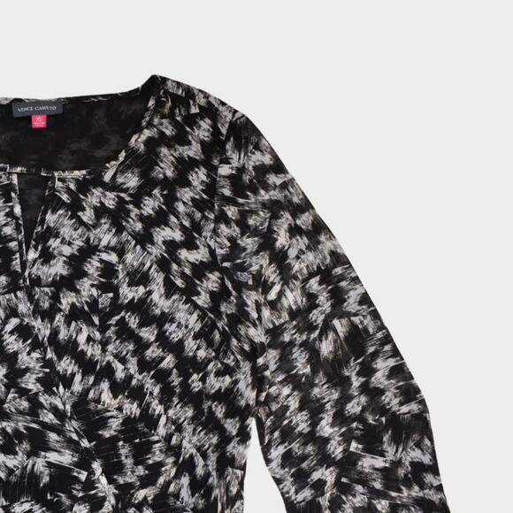 VINCE CAMUTO Women's Blouse Size XS Black & White - Picture 3 of 6